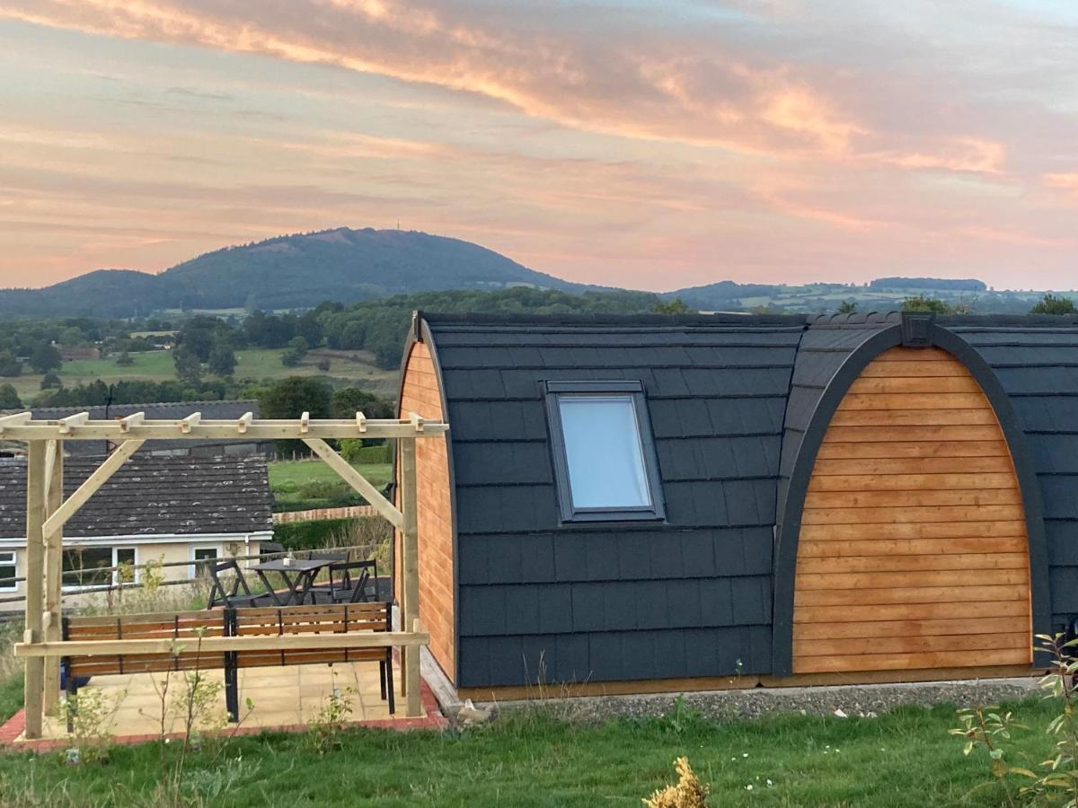 Hedgehog Glamping Pod School House Farm Hotel Leighton  Ngoại thất bức ảnh