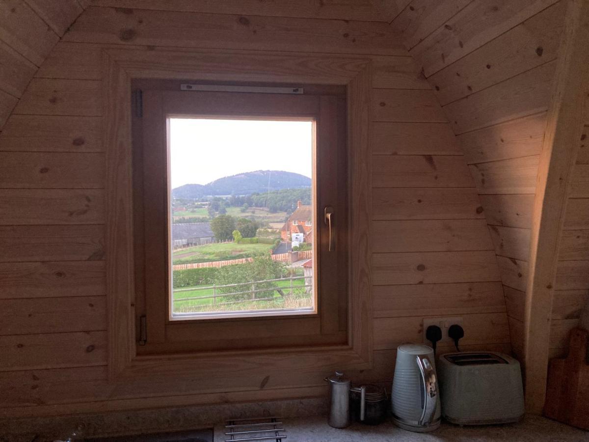 Hedgehog Glamping Pod School House Farm Hotel Leighton  Ngoại thất bức ảnh